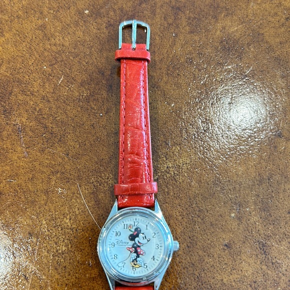 Minnie Mouse Watch - Picture 2 of 8